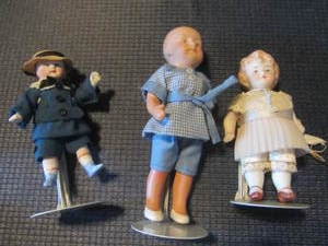 lot 75 image: German Dolls