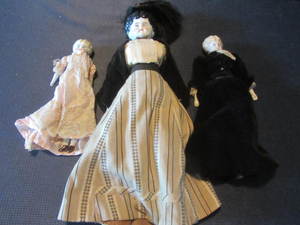 lot 80 image: China Dolls