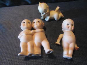 lot 81 image: Kewpies