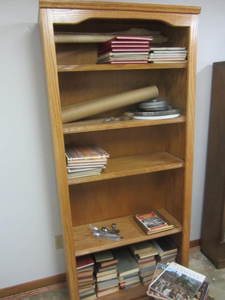 lot 9 image: Wooden Bookshelf