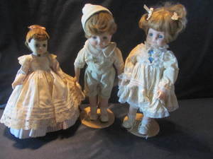 lot 114 image: Pouty Face Dolls
