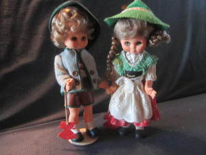 lot 118 image: ARI Dolls