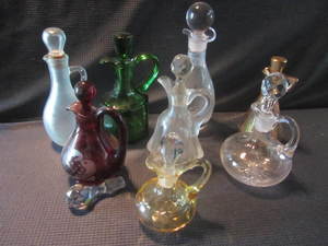 lot 123 image: Cruets