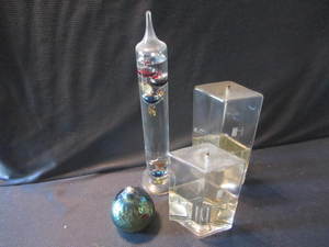 lot 140 image: Thermometer & Oil Lamps