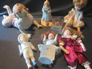 lot 136 image: Crawling Baby Doll, Mdme.Alex