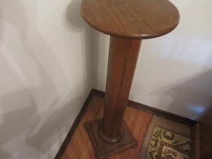 lot 152 image: Fern Stand