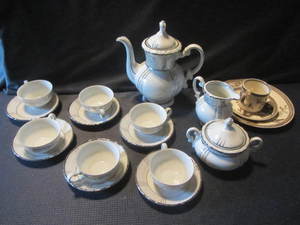 lot 155 image: Seyei Coffee Service, Wedgwood