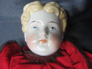 lot 209 image: China Doll