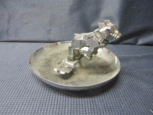 lot 202 image: Bulldog Cigar HolderAshtray