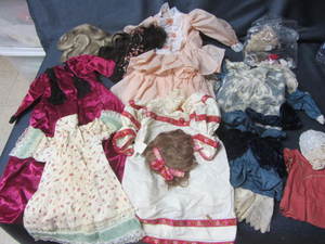 lot 225 image: Doll Clothes