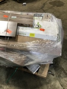 MIXED PALLET OF ASSORTED FLOORING CUSTOMER RETURNS SEE PICS
