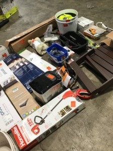 MIXED GAYLORD OF OUTDOOR GARAGE TOOLS & ACCESSARIES CUSTOMER RETURNS SEE PICS