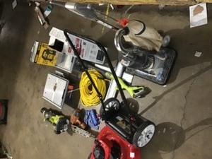 PALLET WITH DEWALT TORO RYOBI TOOLS & LAWN MOWER CUSTOMER RETURNS SEE PICS