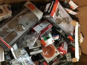 Gaylord with assorted Doorsets & hardware  various conditions and types some missing pcs some in like new condition CUSTOMER RETURNS SEE PICS