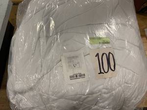 PrimaLoft Deluxe Extra Warmth White King Down Alternative Comforter, C1L1-K-WHITE - NEW