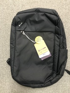 lot 29 image: PacSafe Vibe 28L Anti-Theft Backpack