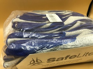 lot 32 image: (12) Pair Blue Industrial Gloves