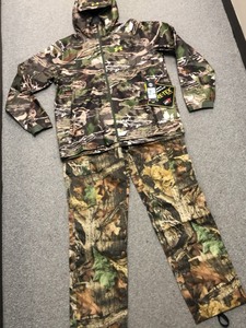 lot 55 image: Mens Camo Gore-Tex Jacket & Advantage Camo Pants
