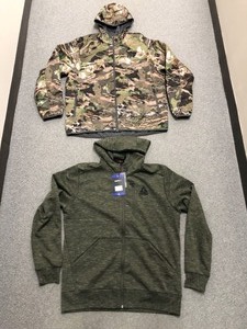 lot 56 image: Mens Camo Under Armour Jacket & Gerry Zipped Hoodie