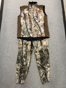 lot 73 image: Mens Camo Scent Shield Scent Blocker Sample Vest and Pants