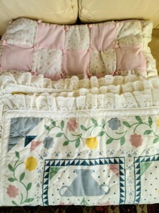 lot 75 image: Variety of Childrens Blankets