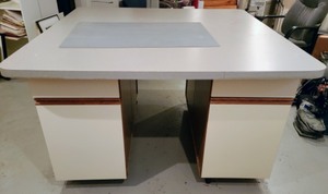 lot 116 image: Large Rolling Worktop With Storage Drawers