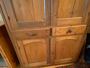 lot 24 image: Vintage Wood Cabinet