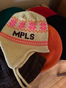 lot 20 image: Winter Hats & Gloves- Smaller Sizing