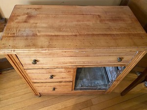 lot 15 image: Light Colored Wood Vintage Cabinet