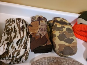 Mens Winter HatsGloves