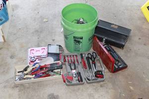 lot 27 image: Miscellaneous tools