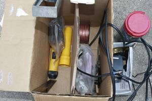 lot 34 image: Lot of Assorted items
