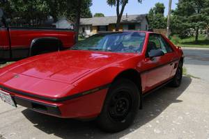 lot 1 image: Mint Condition Low miles 1984 Pontiac Fiero