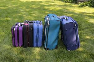 lot 340 image: Set of 5 Rolling suit cases