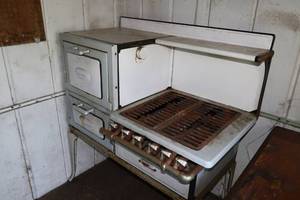 lot 349 image: Antique Oven and Range