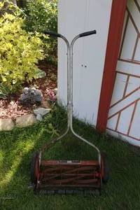 lot 348 image: Craftsman Push mower