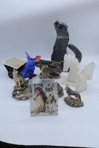 lot 258 image: Assorted wolf and animal figurines