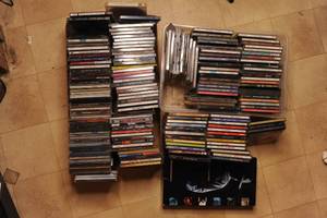 lot 296 image: Large lot of CDs