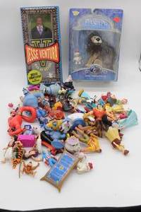lot 269 image: Large lot of vintage kids action figures and large figurines in box