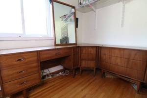lot 370 image: Vintage Wooden dove tailed Dixie Corner desk