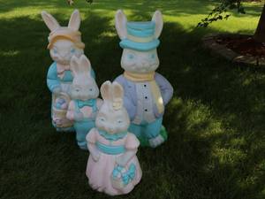 lot 112 image: Plastic easter lawn ornaments