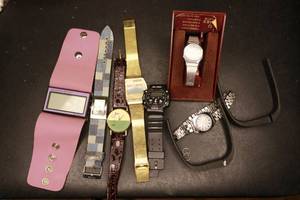 lot 403 image: Lot of nine watches