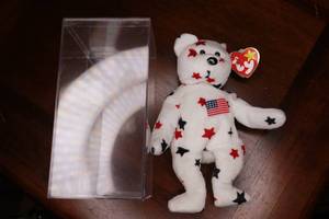 lot 431 image: Glory Beanie Baby in protective case