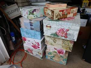 lot 60 image: Floral decorative boxes