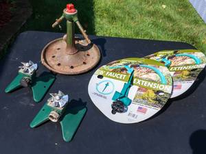 lot 301 image: Set of sprinklers and accessories