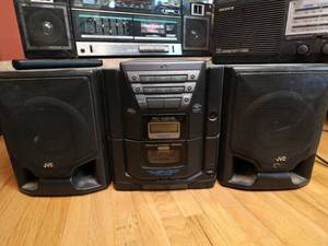 lot 443 image: Stereo equipment lot