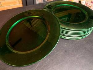 lot 450 image: Set of 15 Target holiday serving plates