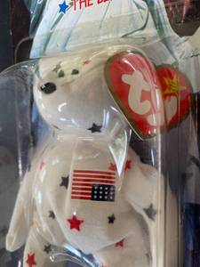lot 374 image: Highly collecitble Rare Misprint Beanie baby