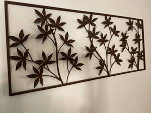 lot 352 image: Beautiful Metal Floral Artwork