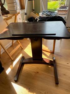lot 321 image: Key board Table